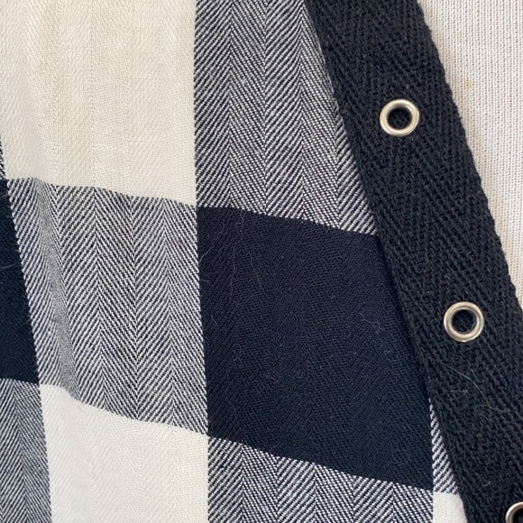 NWOT… Sexy in plaid. - Picture 3 of 8